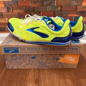 🌺Brooks Men’s Running Cleat🌺
